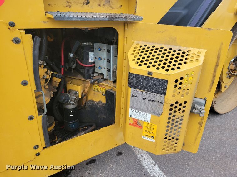 image for item DL7865 2016 Caterpillar CB44B double drum vibratory roller