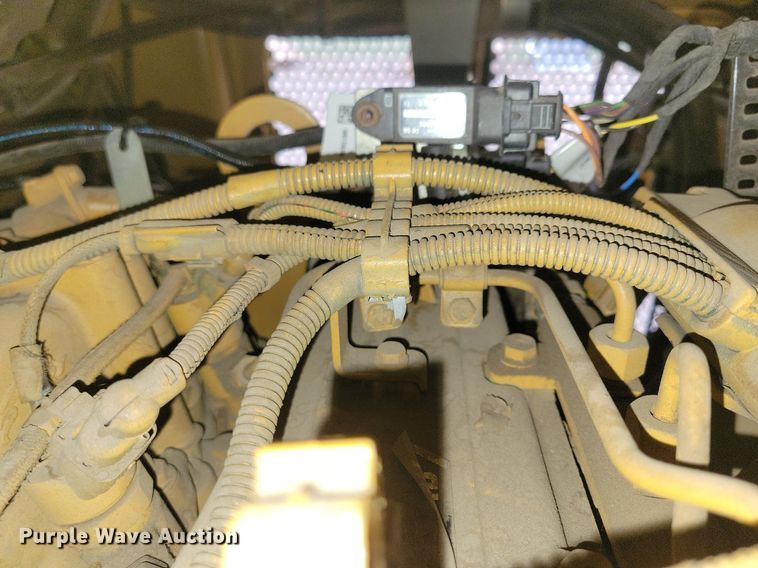 image for item DL7865 2016 Caterpillar CB44B double drum vibratory roller