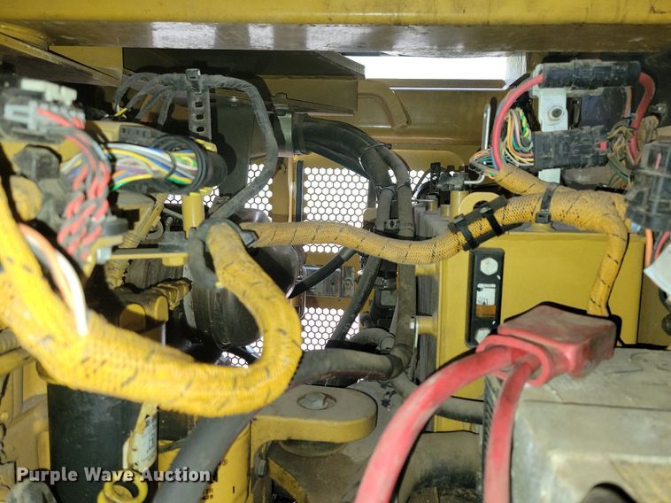 image for item DL7865 2016 Caterpillar CB44B double drum vibratory roller