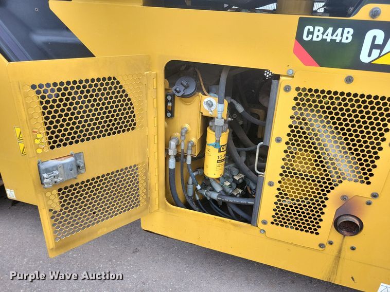 image for item DL7865 2016 Caterpillar CB44B double drum vibratory roller