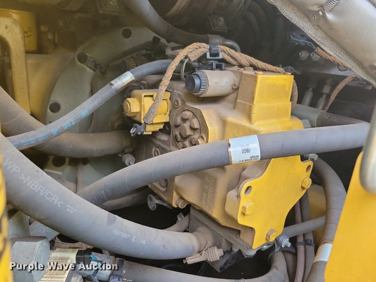 image for item DL7865 2016 Caterpillar CB44B double drum vibratory roller