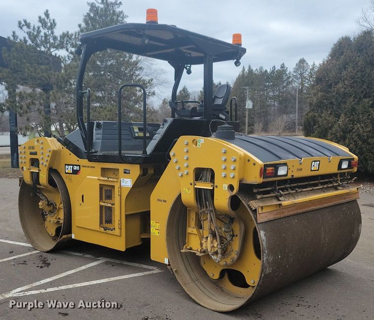 image for item DL7866 2018 Caterpillar CB15 double drum vibratory roller