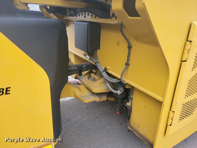 image for item DL7866 2018 Caterpillar CB15 double drum vibratory roller