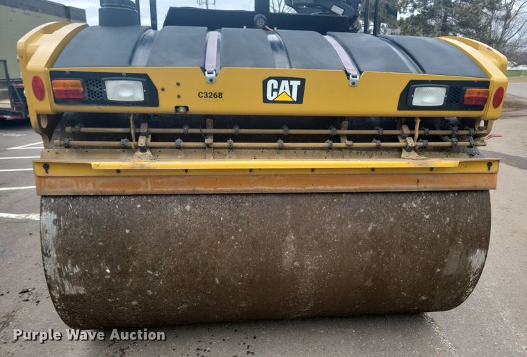 image for item DL7866 2018 Caterpillar CB15 double drum vibratory roller