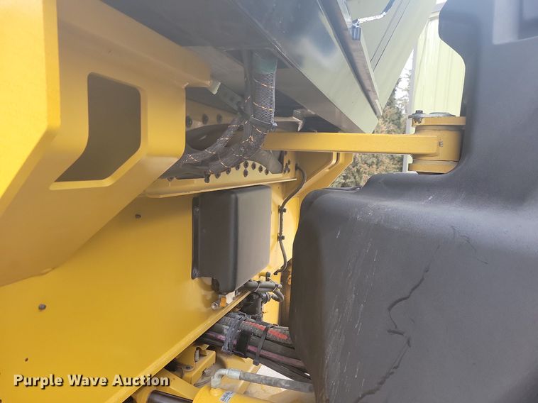 image for item DL7866 2018 Caterpillar CB15 double drum vibratory roller