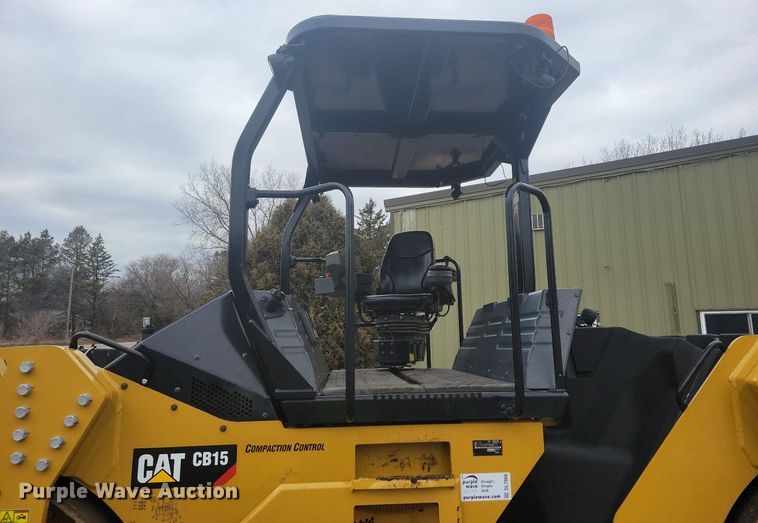 image for item DL7866 2018 Caterpillar CB15 double drum vibratory roller