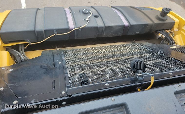 image for item DL7866 2018 Caterpillar CB15 double drum vibratory roller