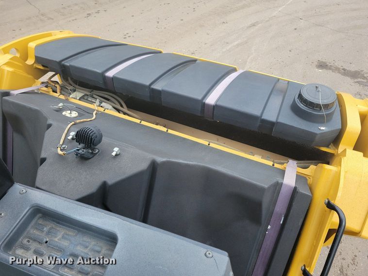 image for item DL7866 2018 Caterpillar CB15 double drum vibratory roller