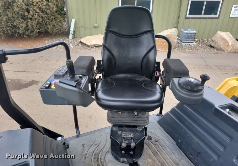 image for item DL7866 2018 Caterpillar CB15 double drum vibratory roller