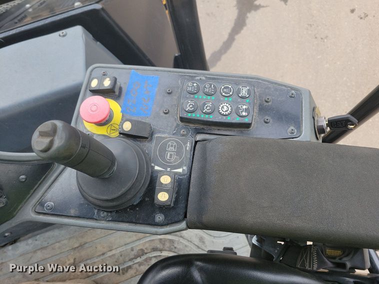 image for item DL7866 2018 Caterpillar CB15 double drum vibratory roller