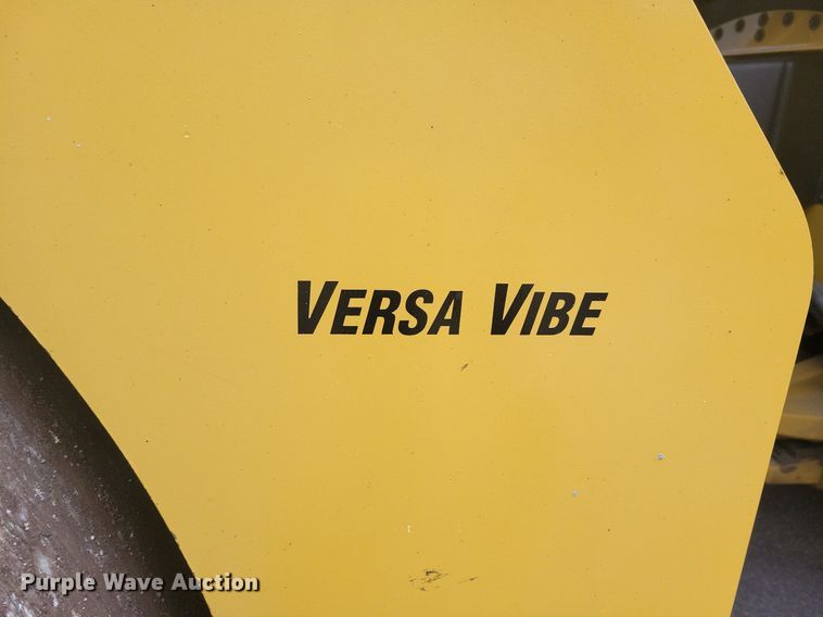 image for item DL7866 2018 Caterpillar CB15 double drum vibratory roller