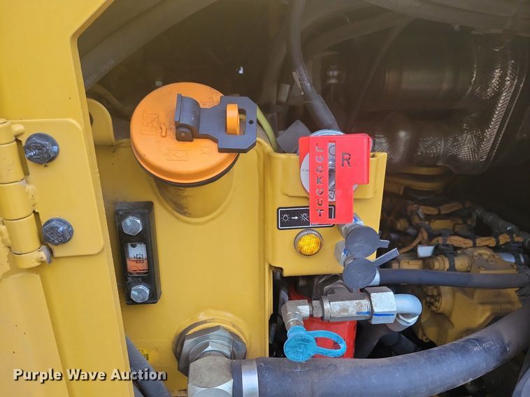 image for item DL7866 2018 Caterpillar CB15 double drum vibratory roller