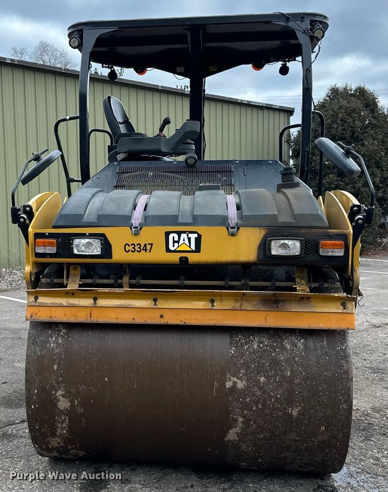 image for item DL7867 2018 Caterpillar CB10 double drum vibratory roller