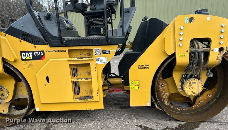 image for item DL7867 2018 Caterpillar CB10 double drum vibratory roller