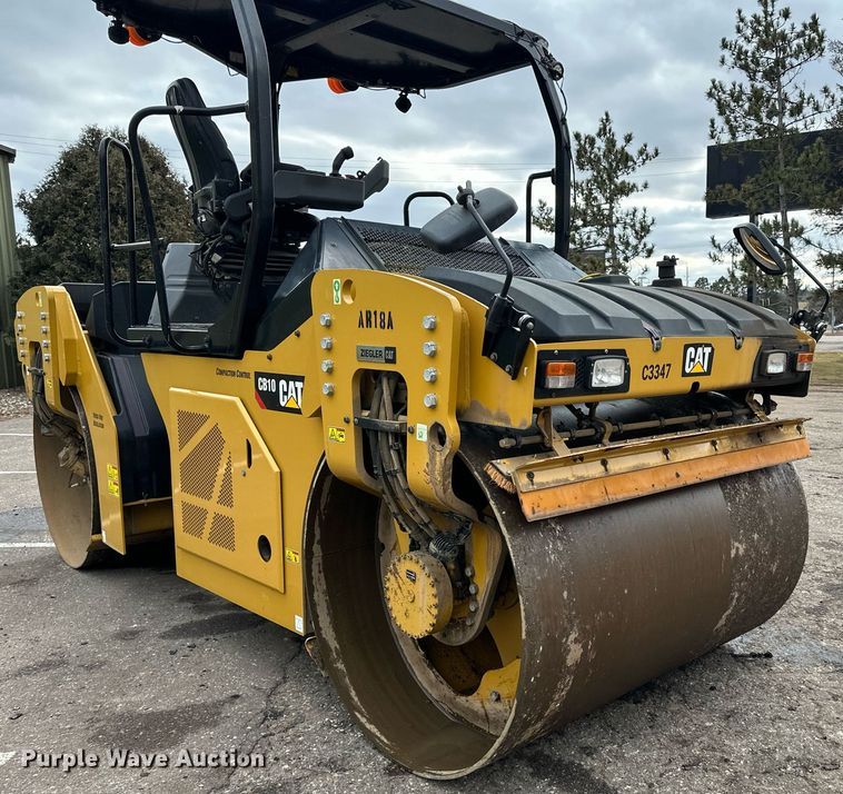 image for item DL7867 2018 Caterpillar CB10 double drum vibratory roller