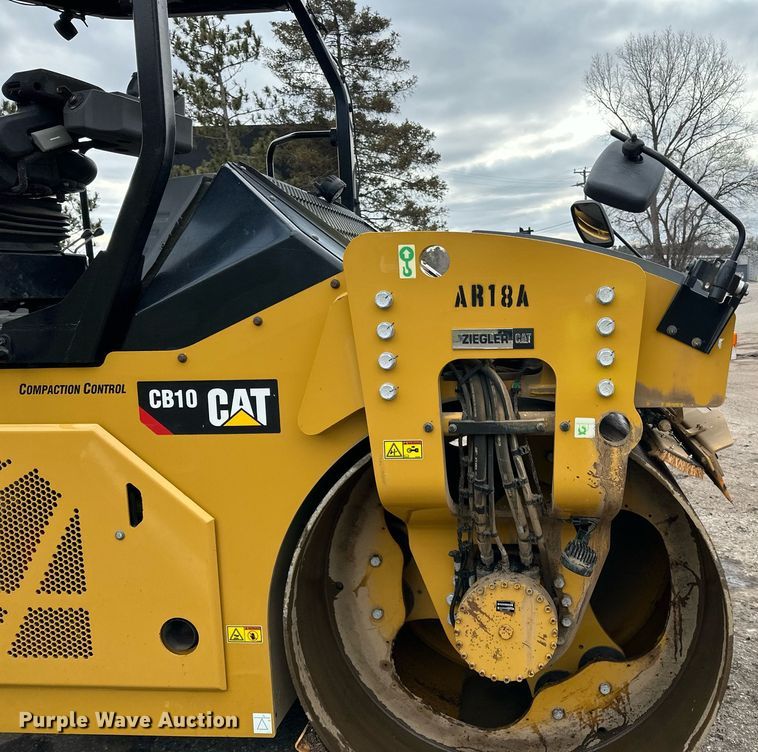 image for item DL7867 2018 Caterpillar CB10 double drum vibratory roller