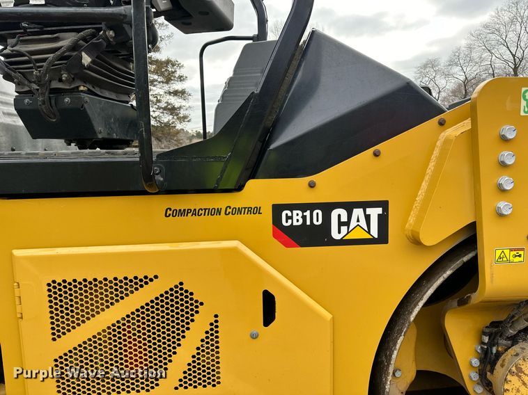 image for item DL7867 2018 Caterpillar CB10 double drum vibratory roller