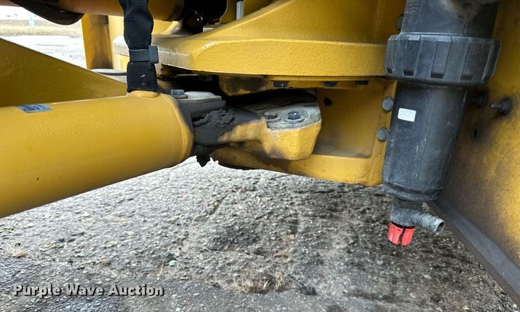 image for item DL7867 2018 Caterpillar CB10 double drum vibratory roller