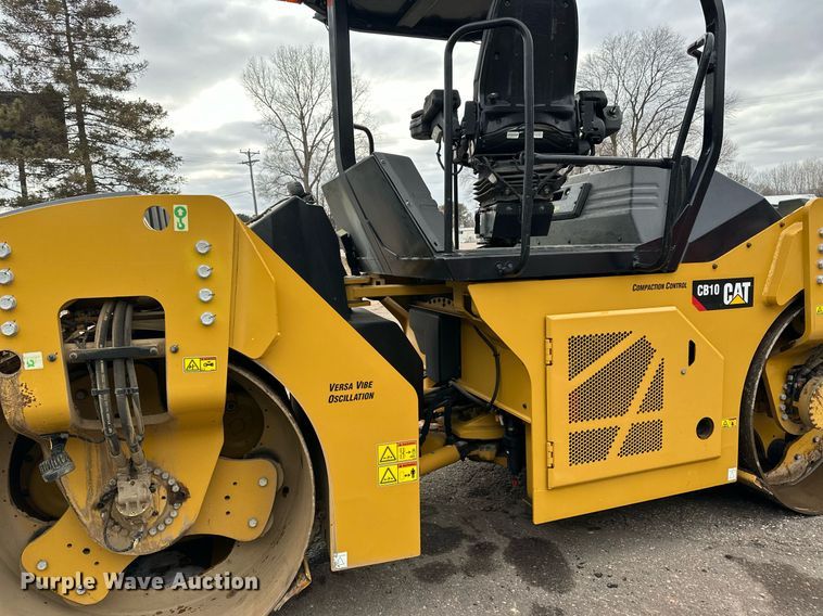 image for item DL7867 2018 Caterpillar CB10 double drum vibratory roller