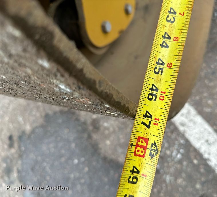 image for item DL7867 2018 Caterpillar CB10 double drum vibratory roller