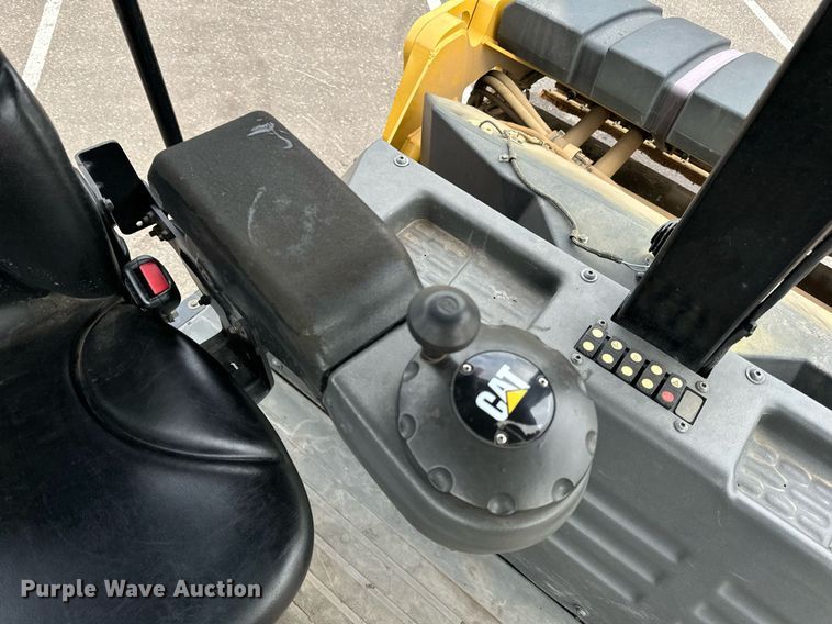 image for item DL7867 2018 Caterpillar CB10 double drum vibratory roller