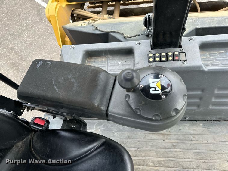 image for item DL7867 2018 Caterpillar CB10 double drum vibratory roller