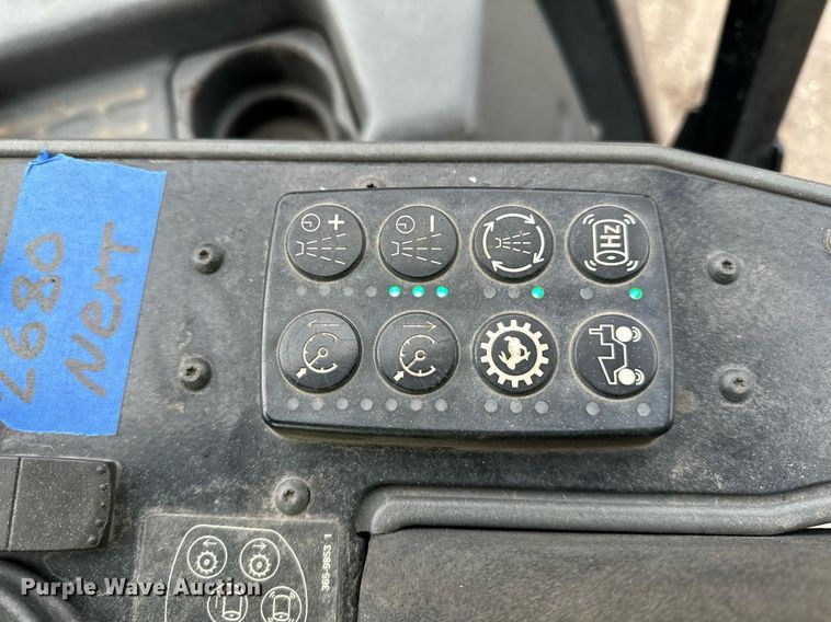 image for item DL7867 2018 Caterpillar CB10 double drum vibratory roller