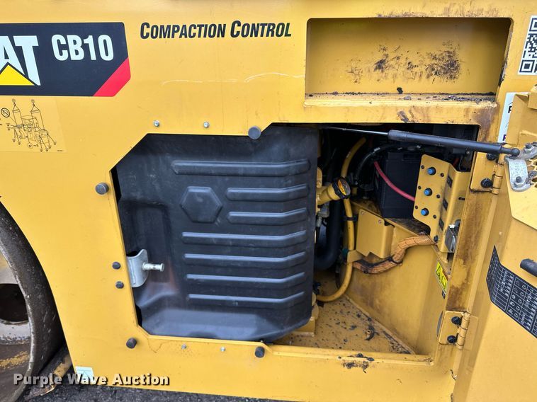 image for item DL7867 2018 Caterpillar CB10 double drum vibratory roller