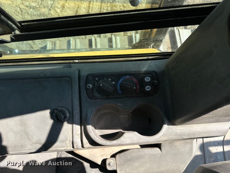 image for item DL7871 2016 Caterpillar D6K2 LGP dozer