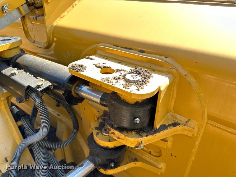 image for item DL7872 2019 Caterpillar D5K2 LGP dozer