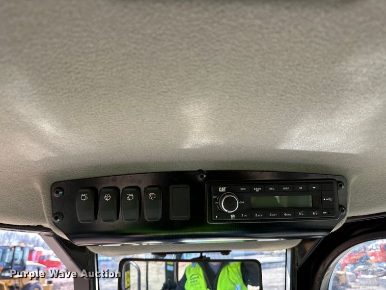 image for item DL7872 2019 Caterpillar D5K2 LGP dozer