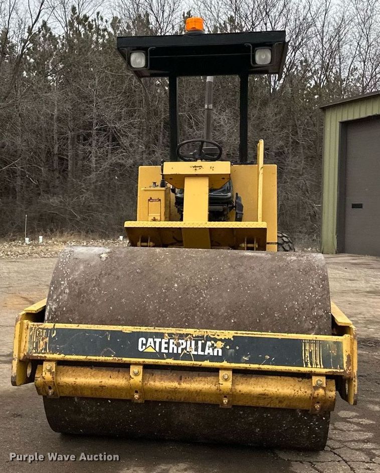 image for item DL7873 1999 Caterpillar CS-433C single drum vibratory roller