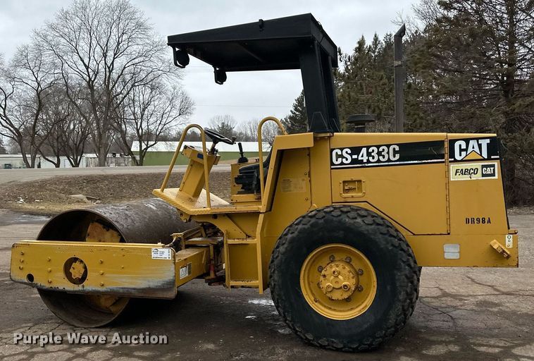 image for item DL7873 1999 Caterpillar CS-433C single drum vibratory roller