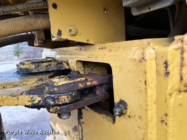 image for item DL7873 1999 Caterpillar CS-433C single drum vibratory roller