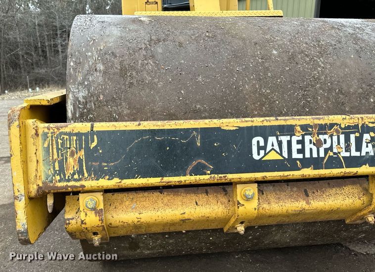 image for item DL7873 1999 Caterpillar CS-433C single drum vibratory roller