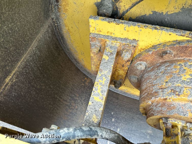 image for item DL7873 1999 Caterpillar CS-433C single drum vibratory roller