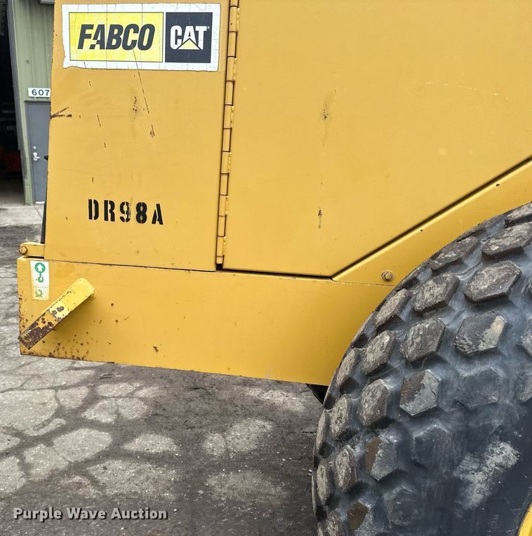 image for item DL7873 1999 Caterpillar CS-433C single drum vibratory roller