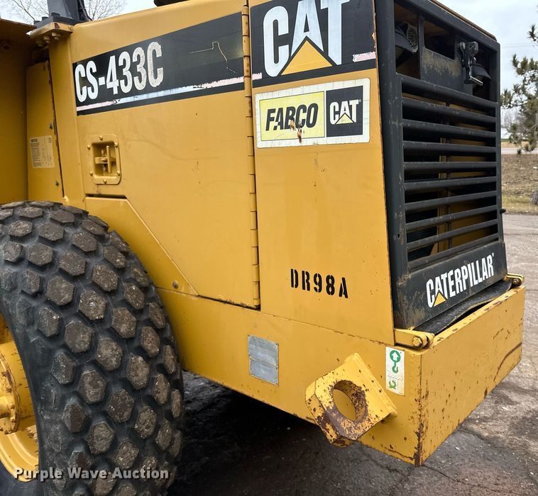 image for item DL7873 1999 Caterpillar CS-433C single drum vibratory roller