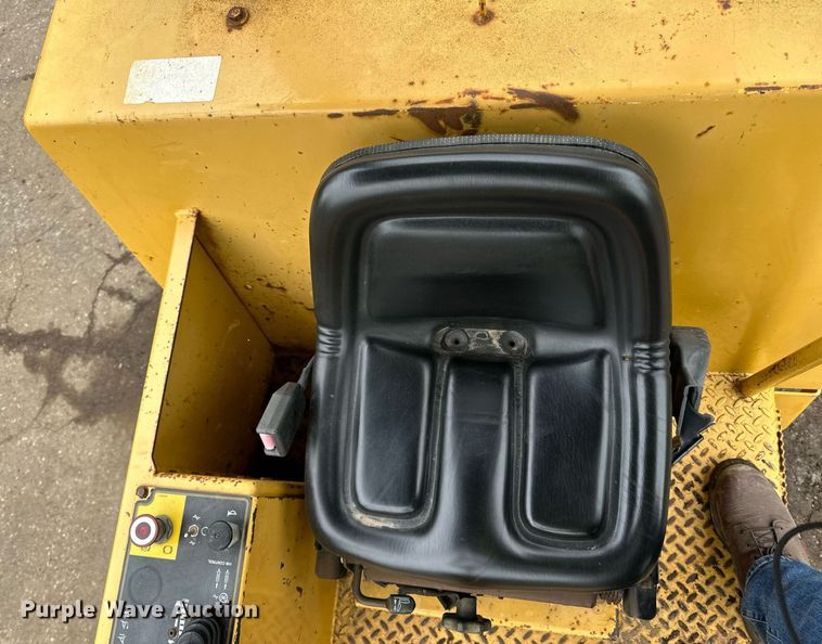 image for item DL7873 1999 Caterpillar CS-433C single drum vibratory roller