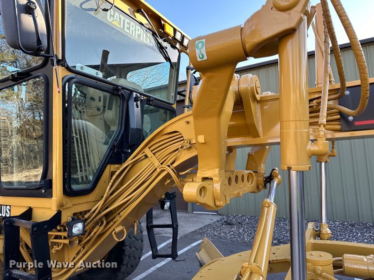 image for item DL7874 2007 Caterpillar 140H VHP Plus motor grader