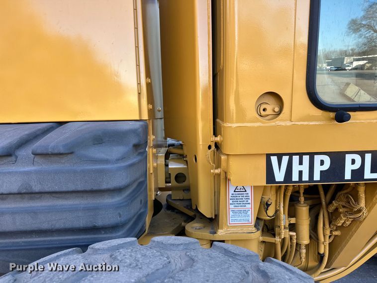 image for item DL7874 2007 Caterpillar 140H VHP Plus motor grader