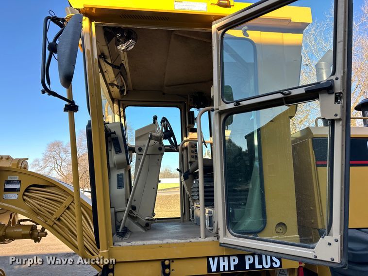 image for item DL7874 2007 Caterpillar 140H VHP Plus motor grader