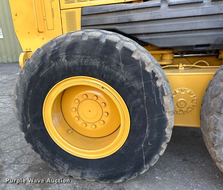 image for item DL7874 2007 Caterpillar 140H VHP Plus motor grader