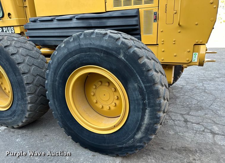 image for item DL7874 2007 Caterpillar 140H VHP Plus motor grader