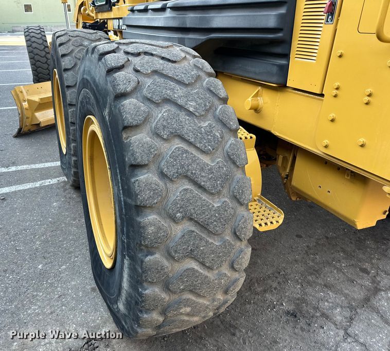 image for item DL7874 2007 Caterpillar 140H VHP Plus motor grader