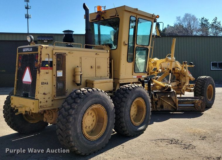 image for item DL7877 1994 Caterpillar 140G motor grader