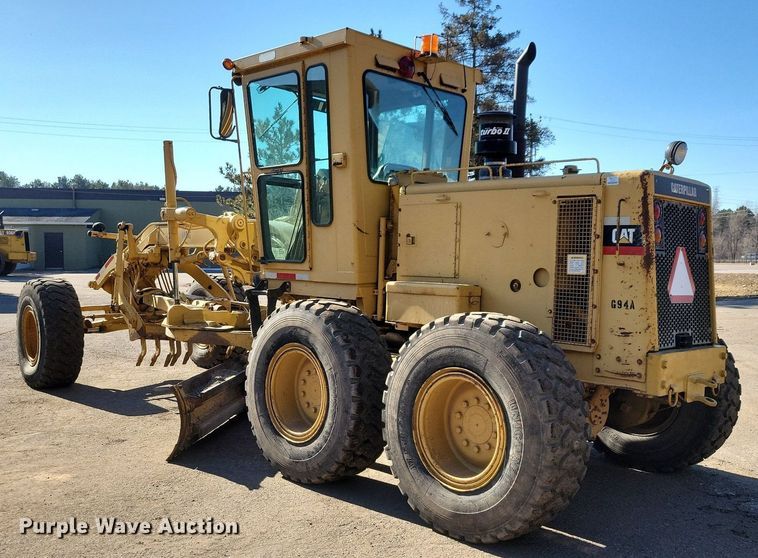 image for item DL7877 1994 Caterpillar 140G motor grader