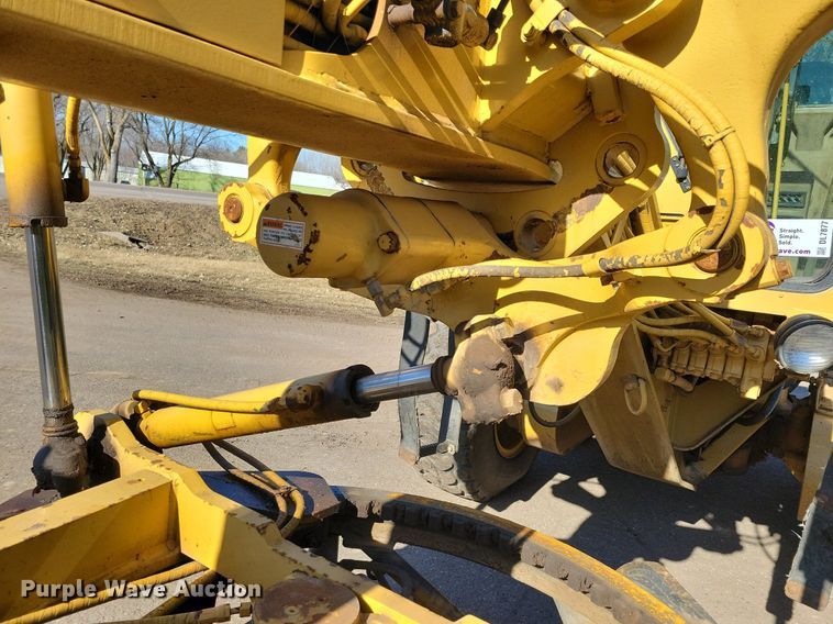 image for item DL7877 1994 Caterpillar 140G motor grader