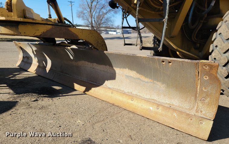 image for item DL7877 1994 Caterpillar 140G motor grader