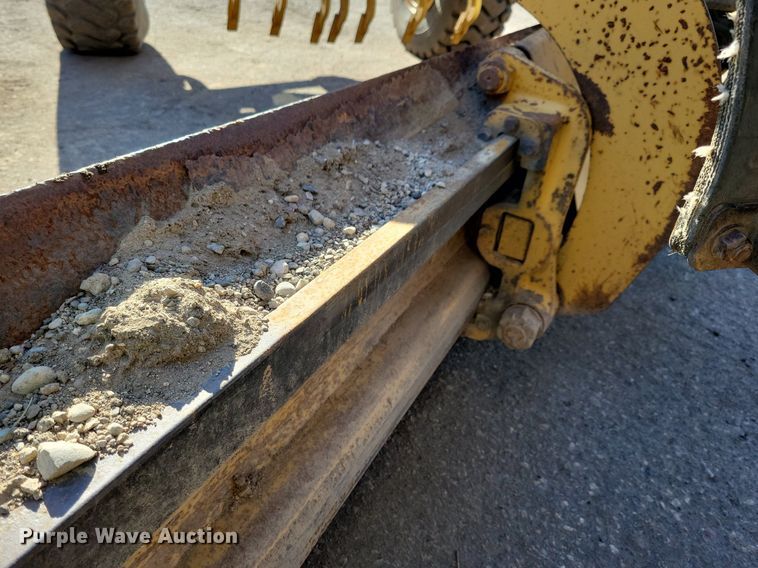 image for item DL7877 1994 Caterpillar 140G motor grader